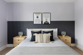 Stylish & Spacious 3 Bed Apartment with Fast Wifi, close to Tube & Wembly